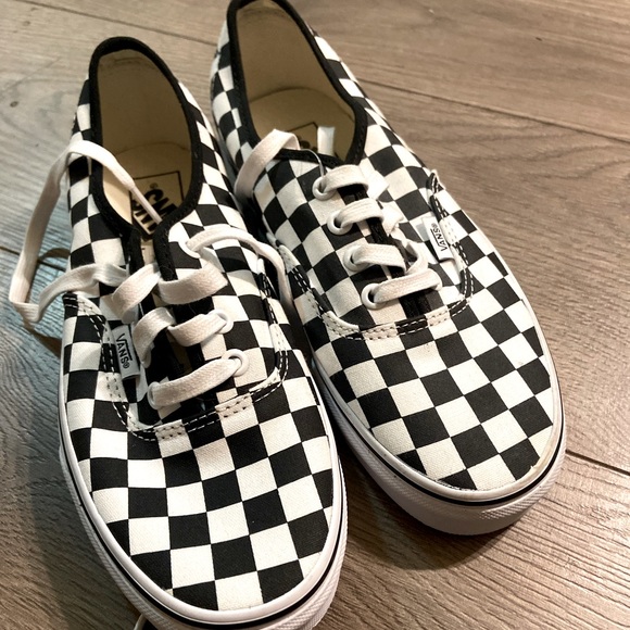 Black and White checkered vans - Picture 1 of 5